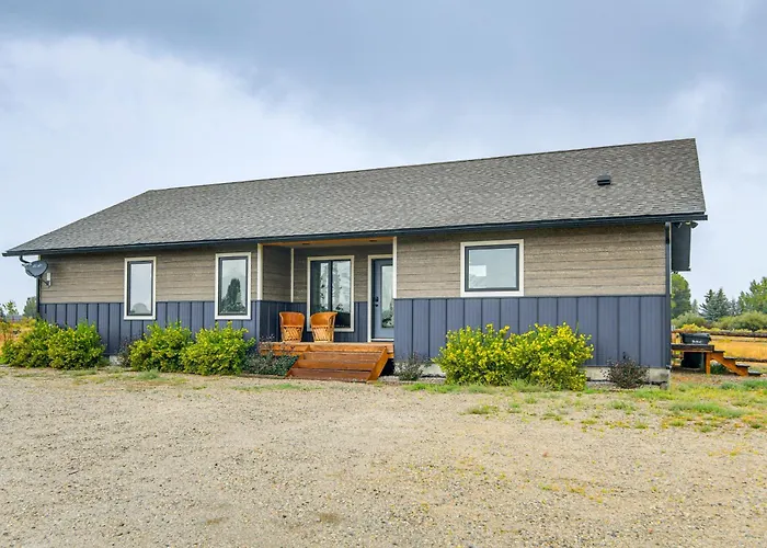 Getaway Near Hiking, Skiing & Lakes! Holiday home