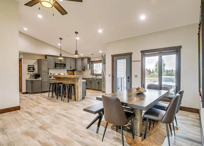 Getaway Near Hiking, Skiing & Lakes! * Pinedale